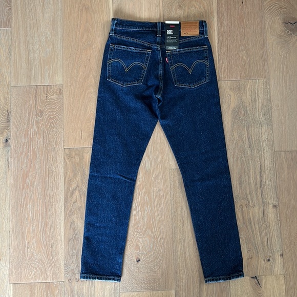 NWT LEVI'S 501 Skinny Premium Women's Jeans - Salsa Broken Stone Wash - 25X28 - Picture 5 of 16